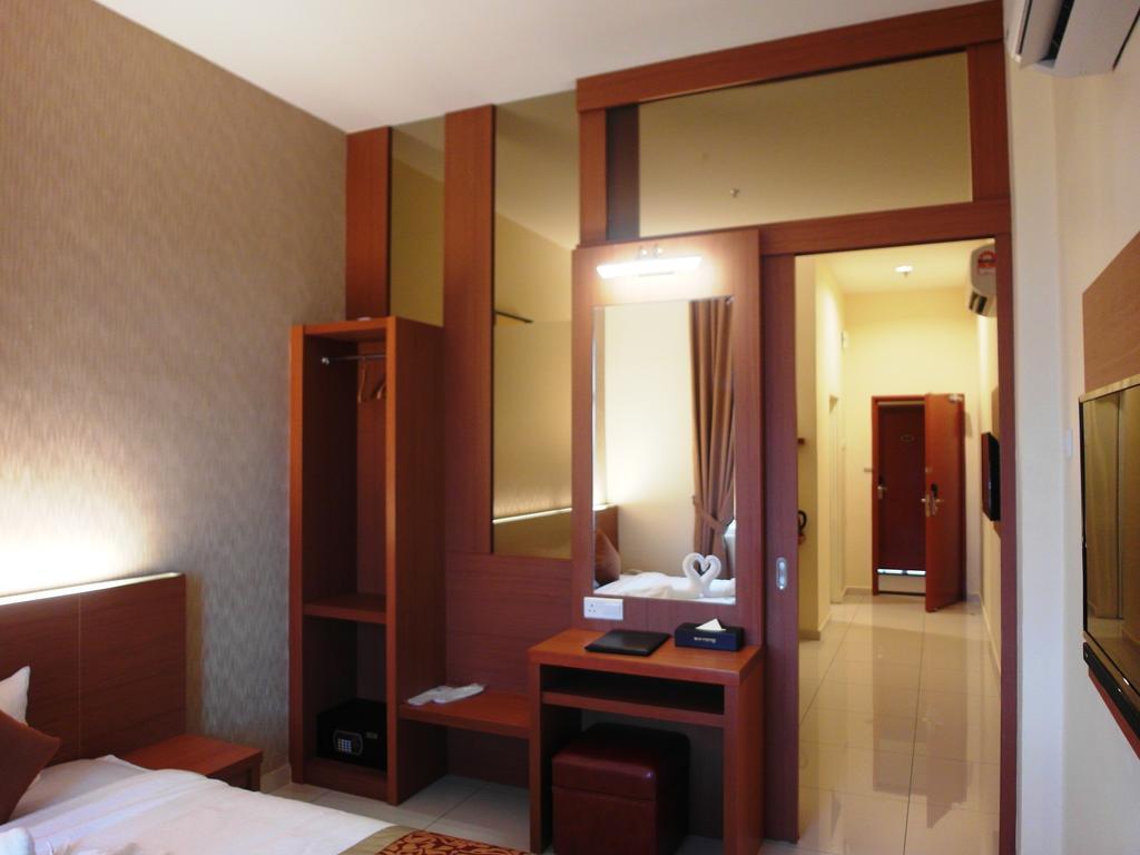 Supreme Hotel Malacca Room photo